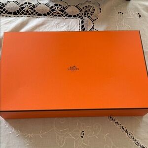 Hermès Signature Orange Gift Box